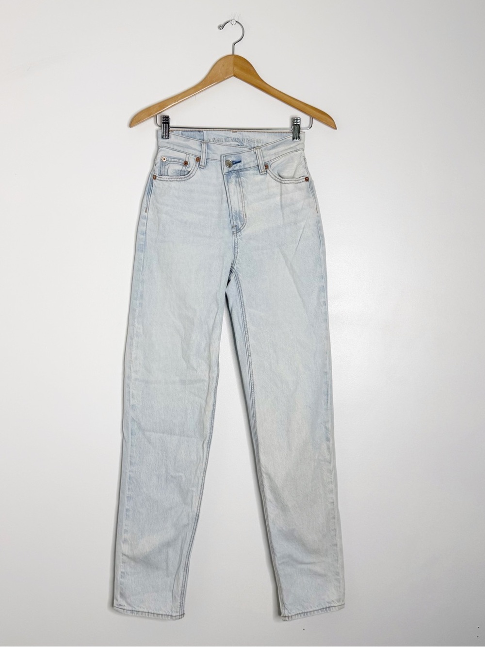 American Eagle Highest Rise Baggy Straight Jeans 000 Light Wash 32 Inseam